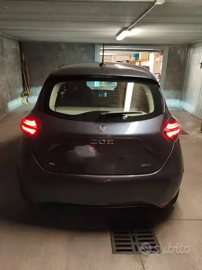 Usata Renault Zoe Zen 50 kW (69 CV) 2020 Grigio Utilitaria