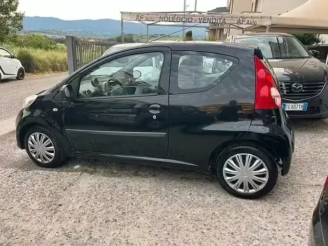 Usata Peugeot 107 68 CV (50 kW) 2007 Nero Utilitaria