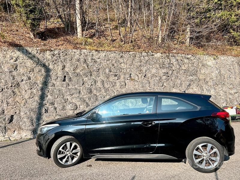 Usata Hyundai i20 Turbo 75 CV (55 kW) 2017 Nero Coupé