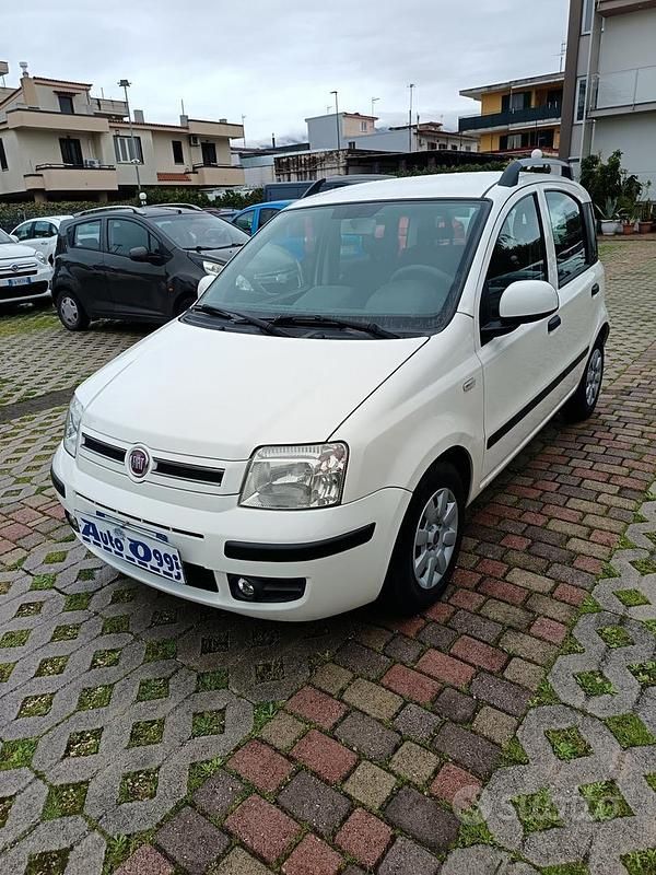 Usata Fiat Panda Dynamic 69 CV (50 kW) 2011 Bianco Utilitaria