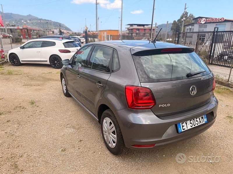Usata VW Polo Trendline 74 CV (54 kW) 2015 Grigio Berlina