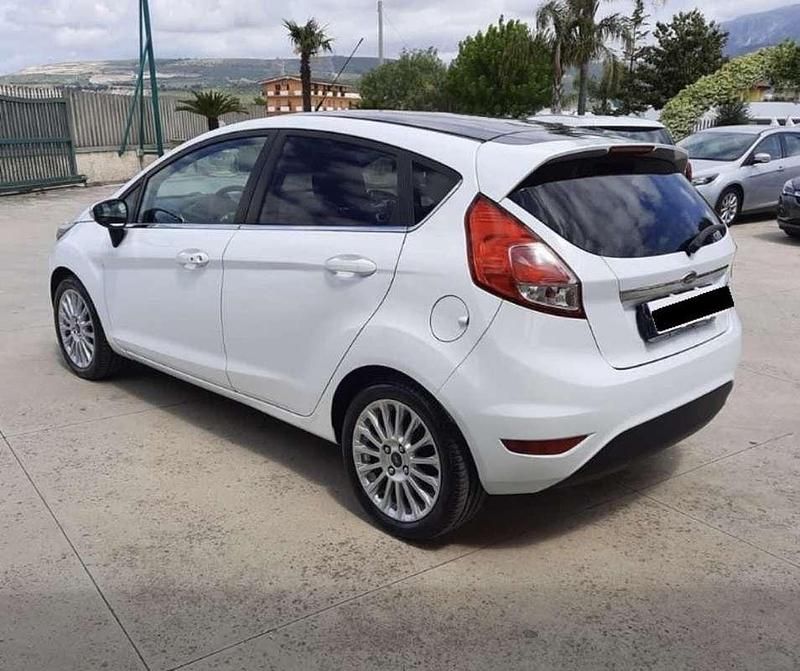 Usata Ford Fiesta Titanium 75 CV (55 kW) 2014 Utilitaria