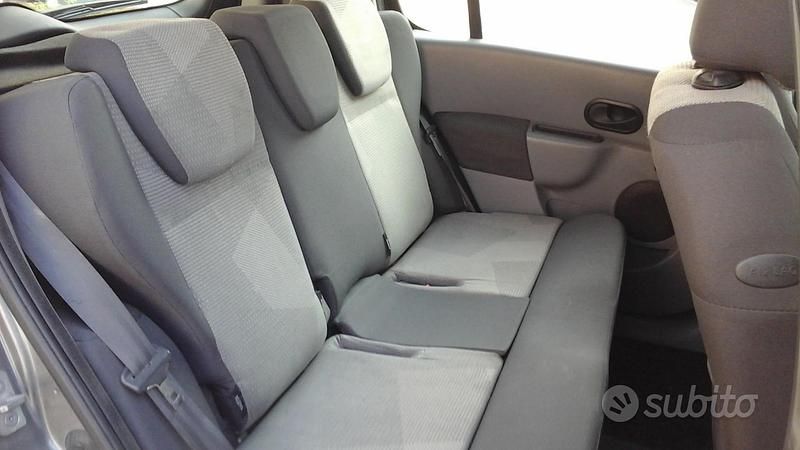 Usata Renault Modus Dynamique 75 CV (55 kW) 2008 Grigio Monovolume
