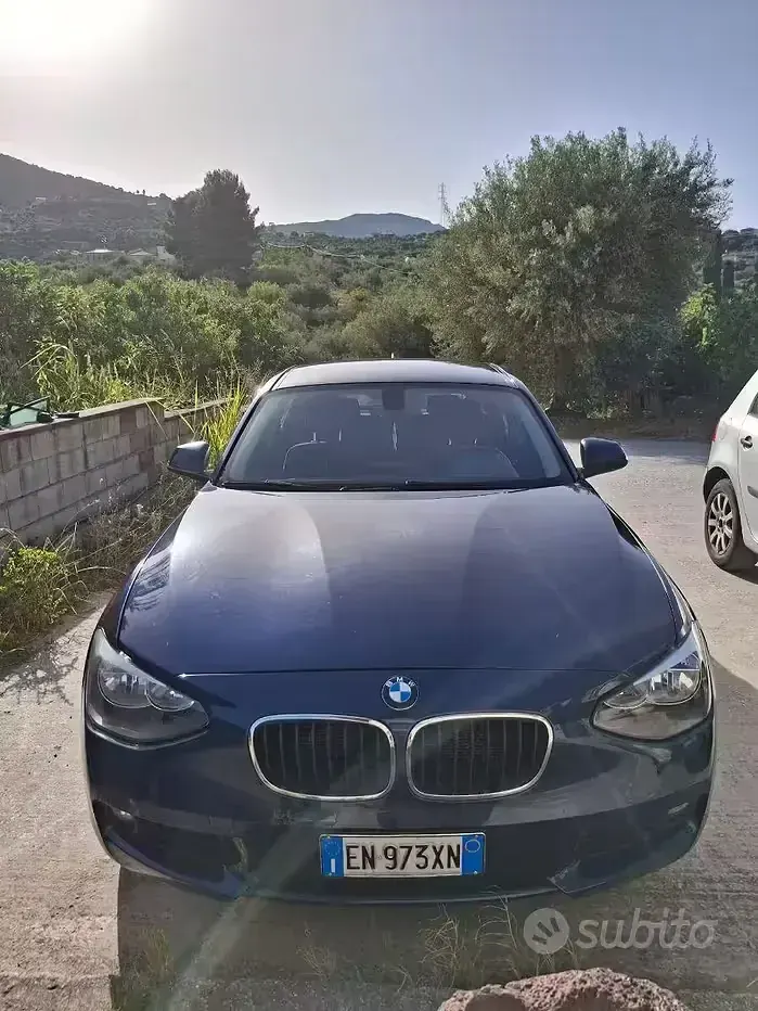 Usata BMW 118 143 CV (105 kW) 2012 Bluazzurro Utilitaria