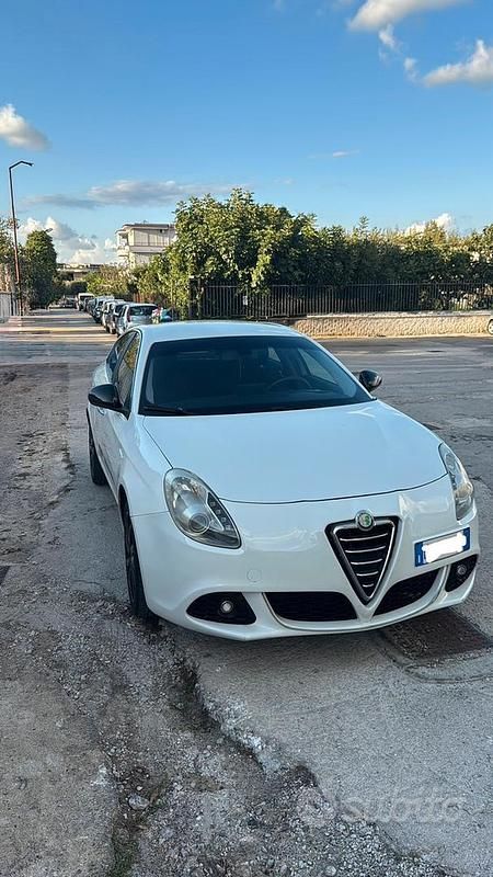 Usata Alfa Romeo Giulietta 120 CV (88 kW) 2012 Bianco Utilitaria