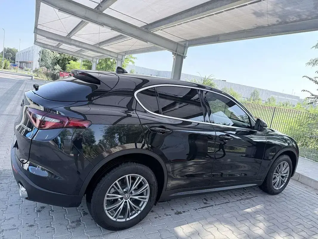 Usata Alfa Romeo Stelvio Sprint 201 CV (147 kW) 2021 Nero SUV