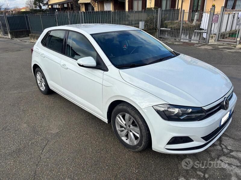 Bianco Usata 2018 VW Polo Comfortline Tre volumi | 11.000 € (Buon prezzo) - Immagine 1/4