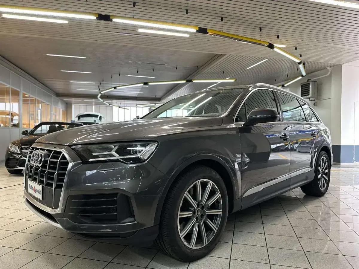 Usata Audi Q7 Business 286 CV (210 kW) 2022 Grigio scuro SUV