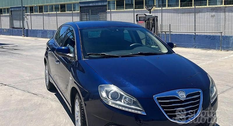 Usata Lancia Delta 120 CV (88 kW) 2012 Blu/azzurro Utilitaria