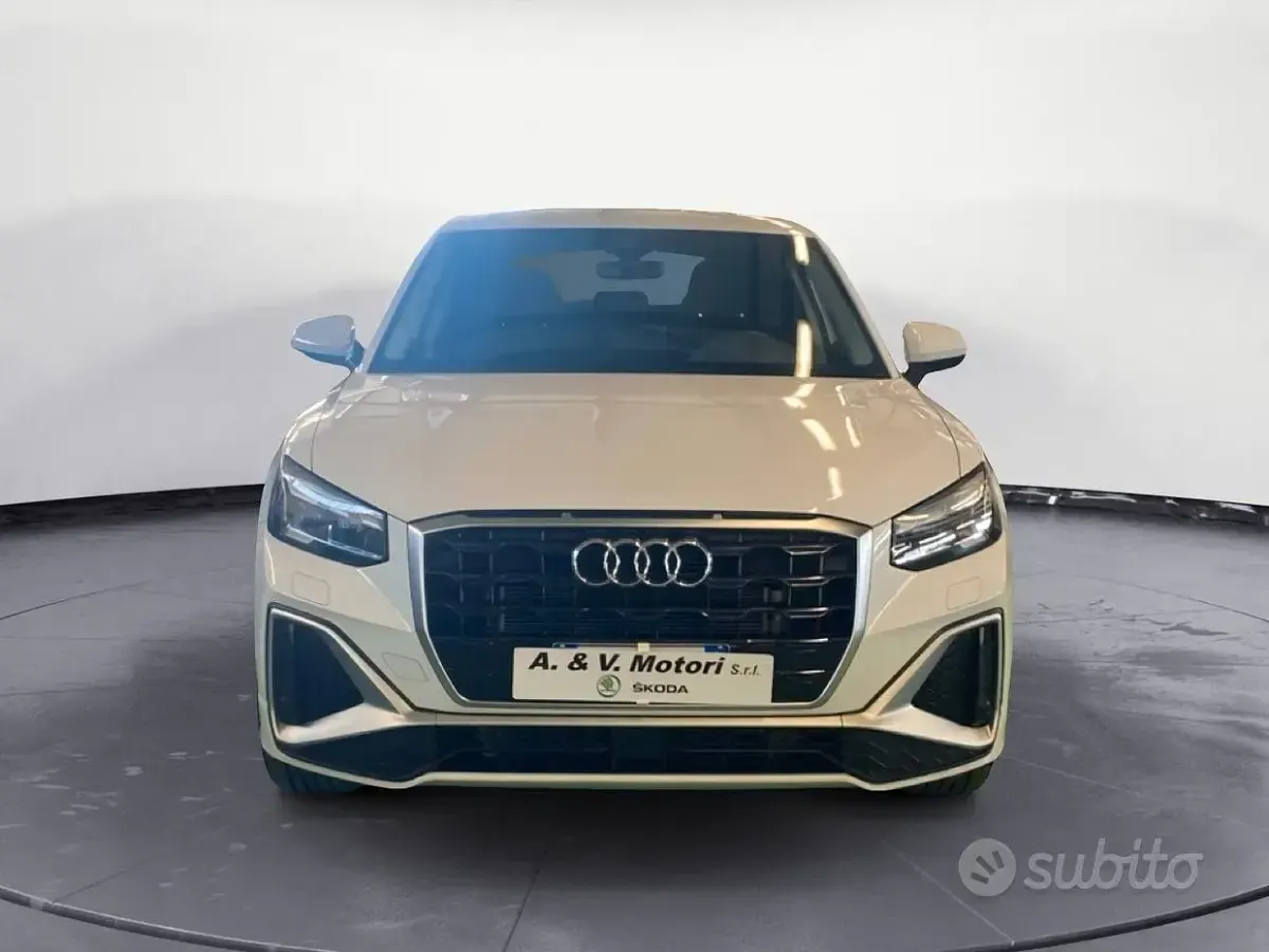 Usata Audi Q2 Ambiente 150 CV (110 kW) 2025 Bianco nevada SUV