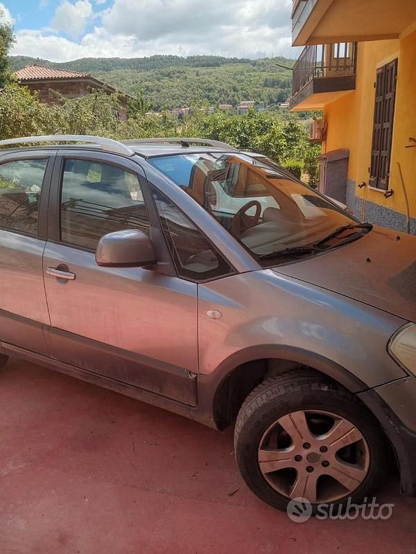 Usata Fiat Sedici 107 CV (78 kW) 2009 Grigio SUV