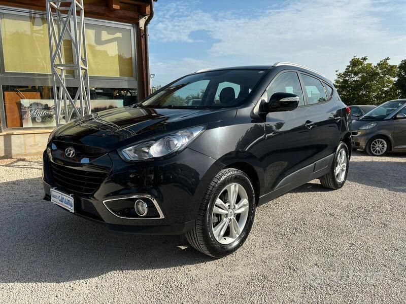 Usata 2010 Hyundai ix35 SUV | 7490 € (Cara) - Immagine 1/4