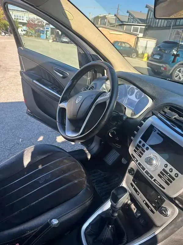 Usata Lancia Delta 120 CV (88 kW) 2010 Nero Utilitaria