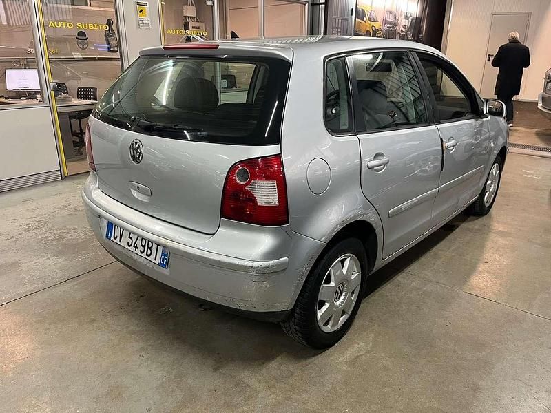 Usata VW Polo 64 CV (47 kW) 2005 Grigio Berlina