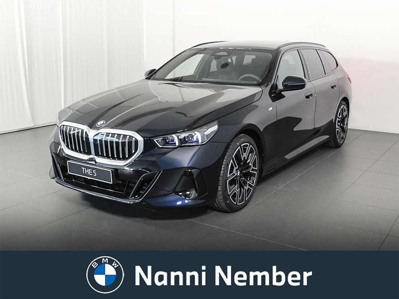 Blu/azzurro Nuova 2025 BMW 520 M Sport Station wagon | 67.500 € (Ottimo prezzo) - Immagine 1/4