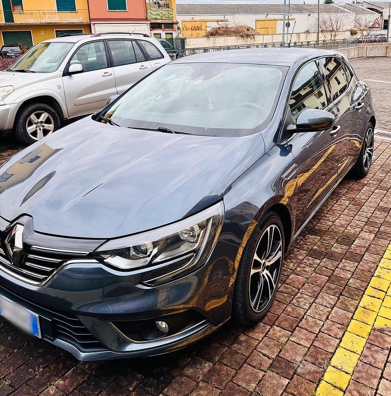 Usata Renault Mégane IV Intens 110 CV (80 kW) 2018 Grigio Berlina