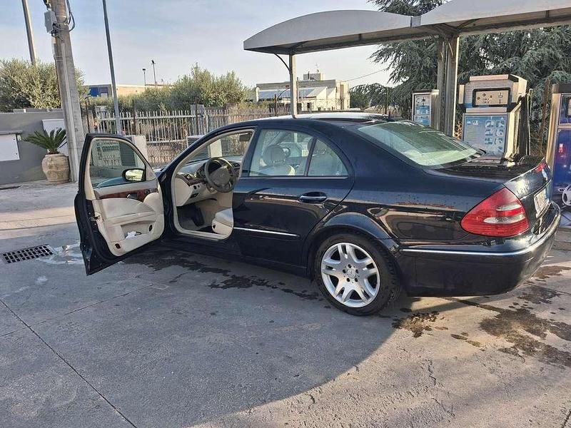 Usata Mercedes E270 Elegance 177 CV (130 kW) 2004 Berlina