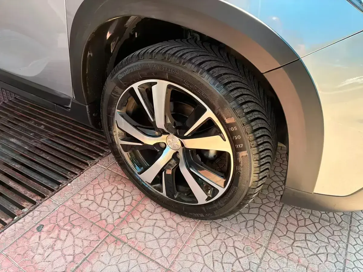 Usata Peugeot 2008 GT-line 99 CV (72 kW) 2017 Grigio SUV