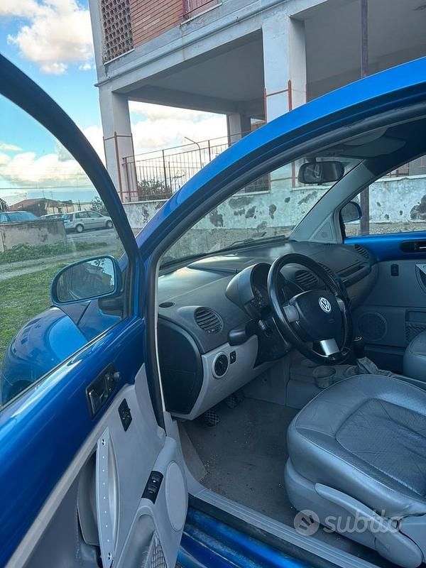 Usata VW New Beetle 150 CV (110 kW) 2000 Blu Utilitaria
