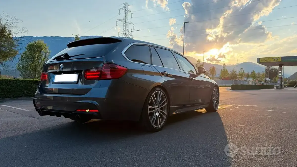 Usata BMW 330 Efficient Dynamics 258 CV (189 kW) 2012 Nero Station wagon