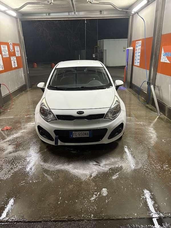Usata Kia Rio EX 86 CV (63 kW) 2011 Berlina
