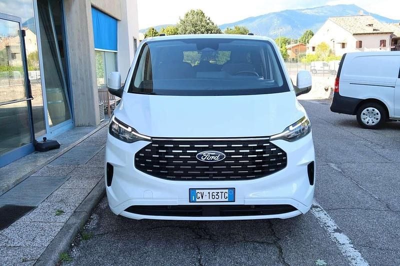 Usata Ford Tourneo Titanium 136 CV (100 kW) 2024 Bianco Monovolume
