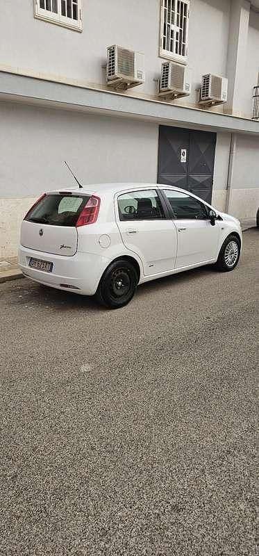 Usata Fiat Grande Punto 75 CV (55 kW) 2007 Utilitaria