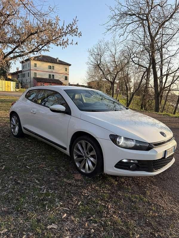 Usata VW Scirocco 122 CV (89 kW) 2009 Bianco Coupé