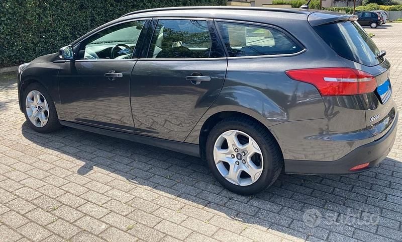 Usata Ford Focus S 95 CV (69 kW) 2017 Grigio Station wagon