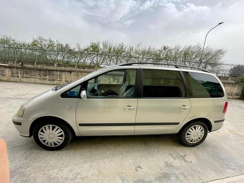 Usata Seat Alhambra Reference 116 CV (85 kW) 2003 Argento Monovolume