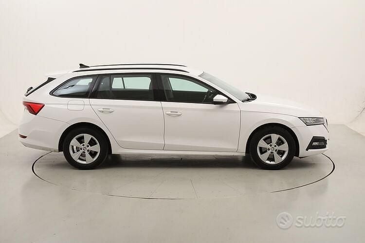 Usata Skoda Octavia Ambition 116 CV (85 kW) 2021 Bianco Station wagon