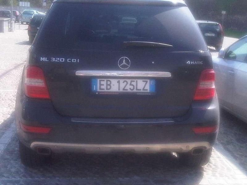 Usata Mercedes ML320 Sport Edition 224 CV (164 kW) 2008 Nero SUV