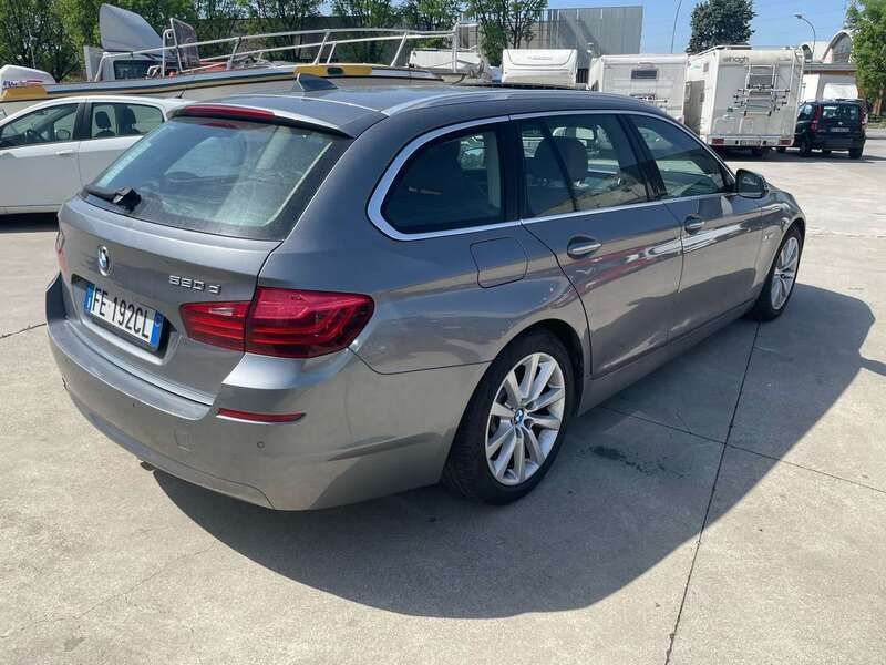 Usata BMW 520 Luxury Line 190 CV (139 kW) 2016 Grigio Station wagon
