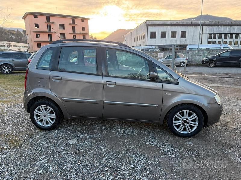 Usata Fiat Idea 90 CV (66 kW) 2008 Marrone Monovolume
