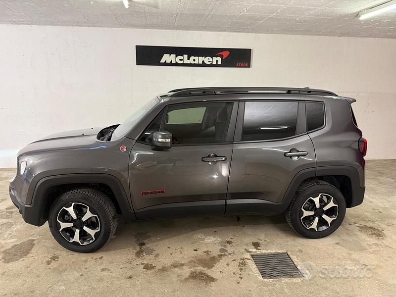 Usata Jeep Renegade Trailhawk 170 CV (125 kW) 2020 Grigio SUV