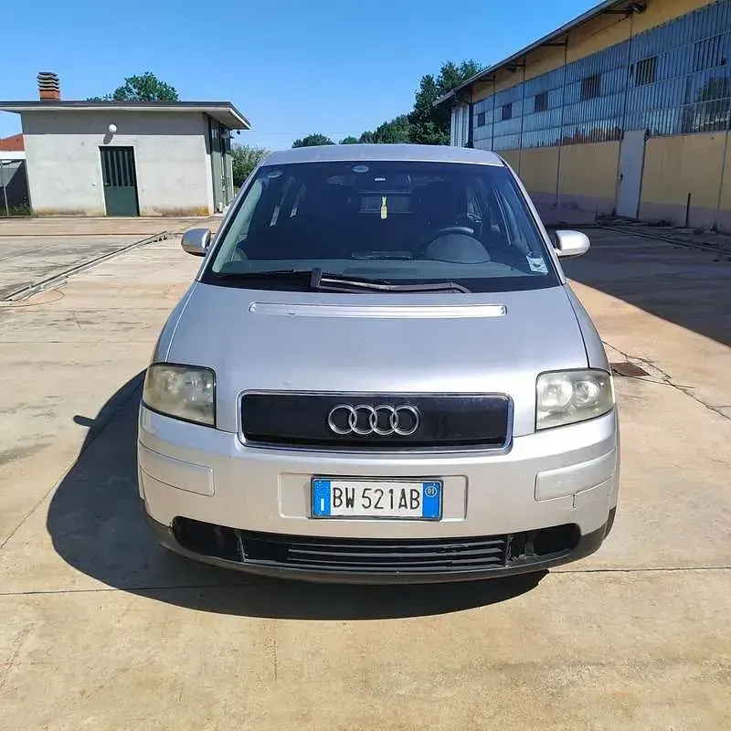 Usata Audi A2 75 CV (55 kW) 2001 Grigio Utilitaria