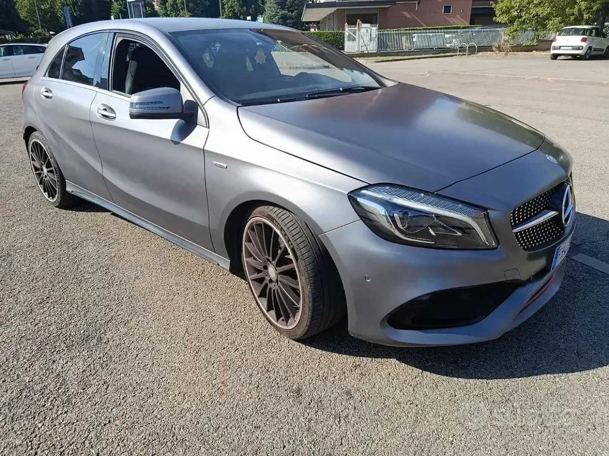 Usata Mercedes A250 218 CV (160 kW) 2017 Utilitaria