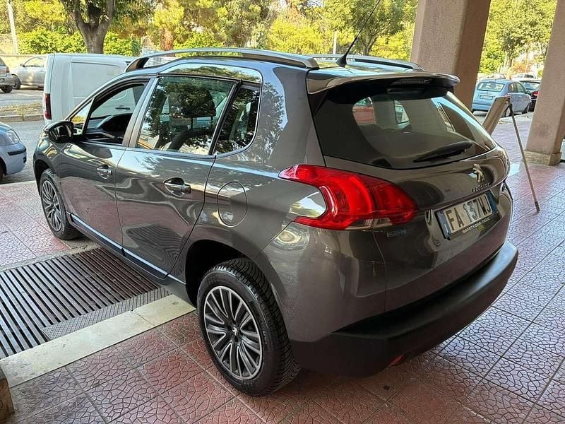Usata Peugeot 2008 Active 99 CV (72 kW) 2015 Grigio SUV