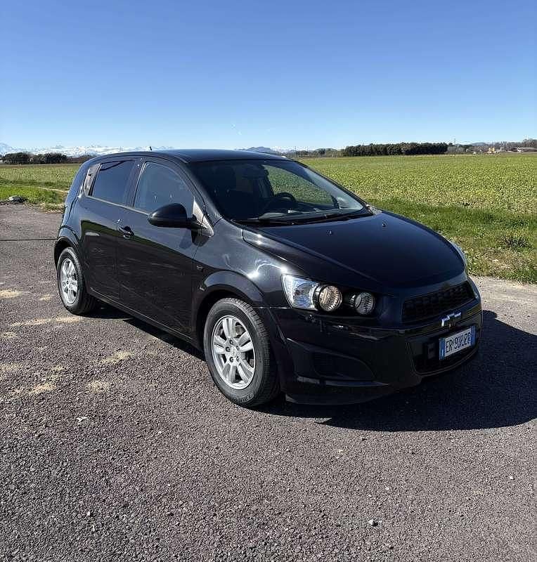 Usata Chevrolet Aveo LT 75 CV (55 kW) 2013 Nero Berlina