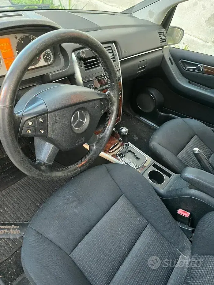Usata Mercedes B200 140 CV (102 kW) 2007 Grigio Monovolume