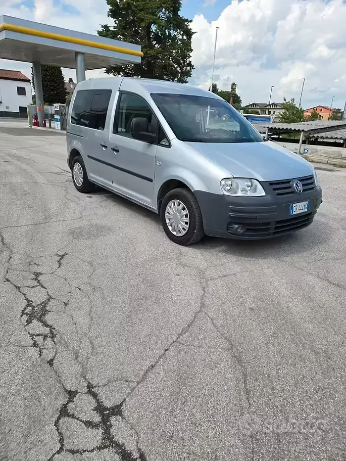 Usata VW Caddy Life 105 CV (77 kW) 2005 Grigio Monovolume