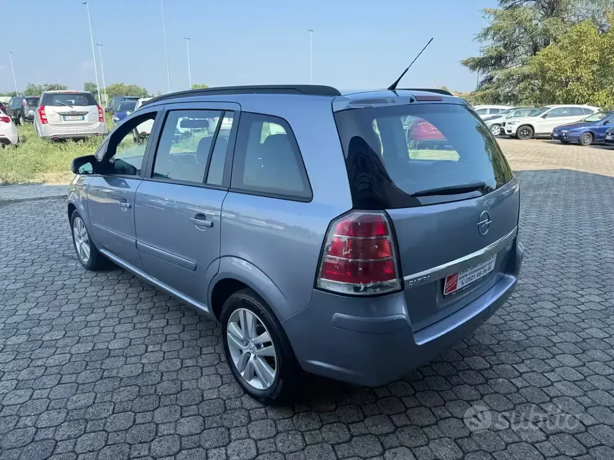 Usata Opel Zafira Enjoy 94 CV (69 kW) 2007 Grigio Monovolume