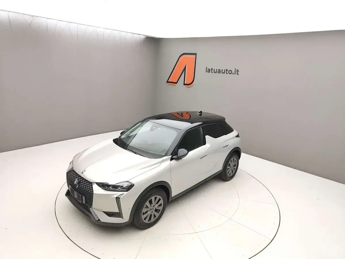 Usata DS Automobiles DS3 Crossback Bastille 101 CV (74 kW) 2023 Grigio cristallo SUV
