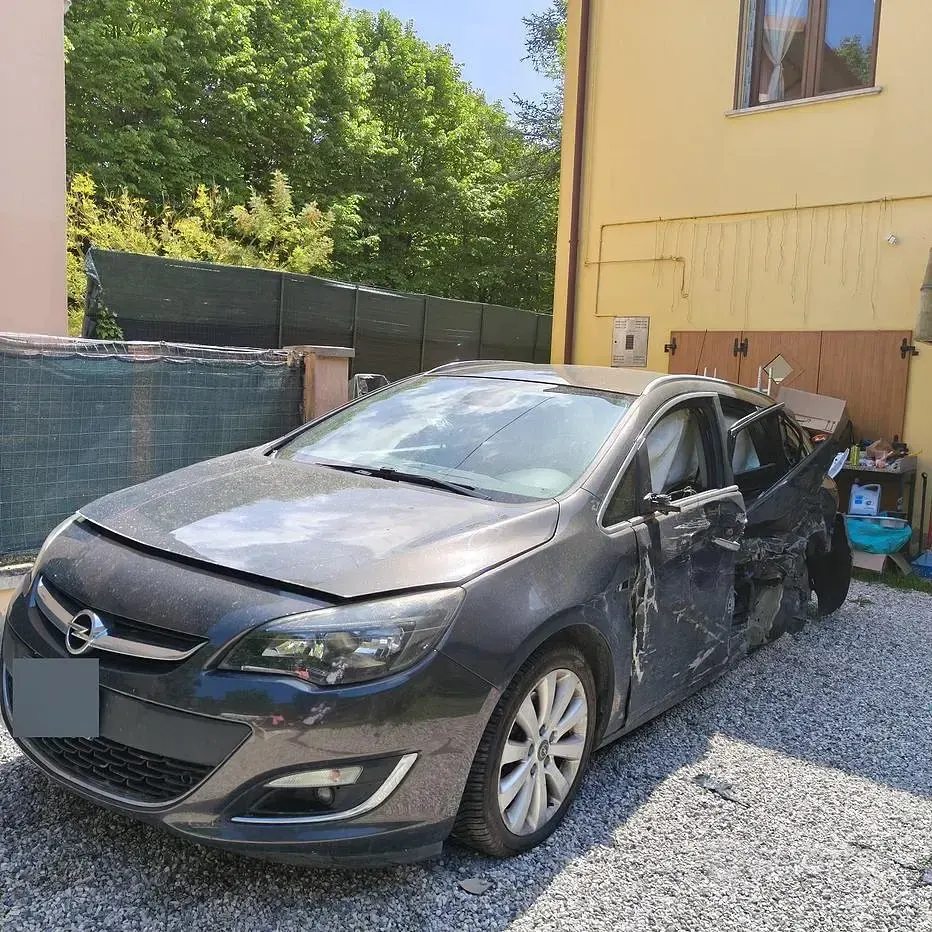 Usata Opel Astra 130 CV (95 kW) 2013 Station wagon
