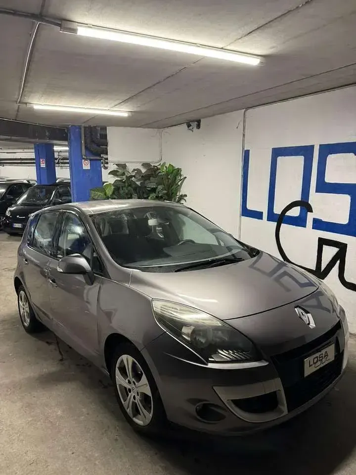 Usata Renault Scenic E-Tech Dynamique 110 CV (80 kW) 2009 Grigio Monovolume