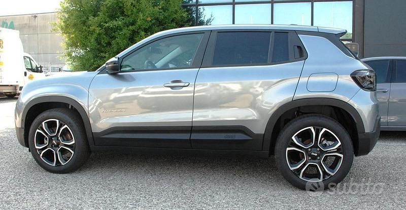 Nuova Jeep Avenger Longitude 110 CV (80 kW) 2025 Grigio SUV