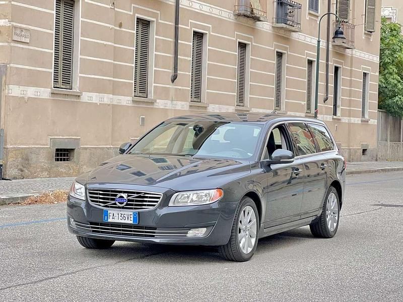 492 savile grey metallizzato Usata 2015 Volvo V70 Momentum Station wagon | 15.000 € - Immagine 1/4