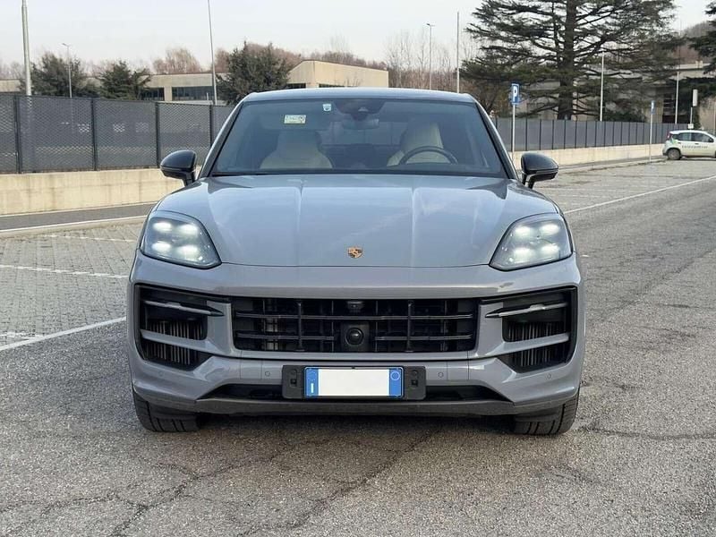 Usata Porsche Cayenne 460 CV (338 kW) 2024 Grigio SUV