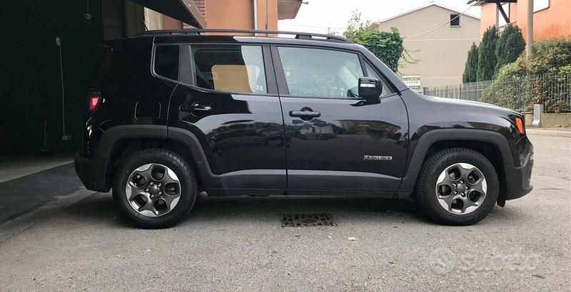 Usata Jeep Renegade Longitude 120 CV (88 kW) 2018 Nero SUV