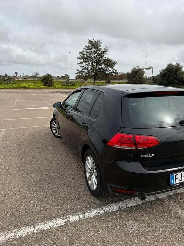 Usata VW Golf VII Trendline 110 CV (80 kW) 2016 Nero Berlina